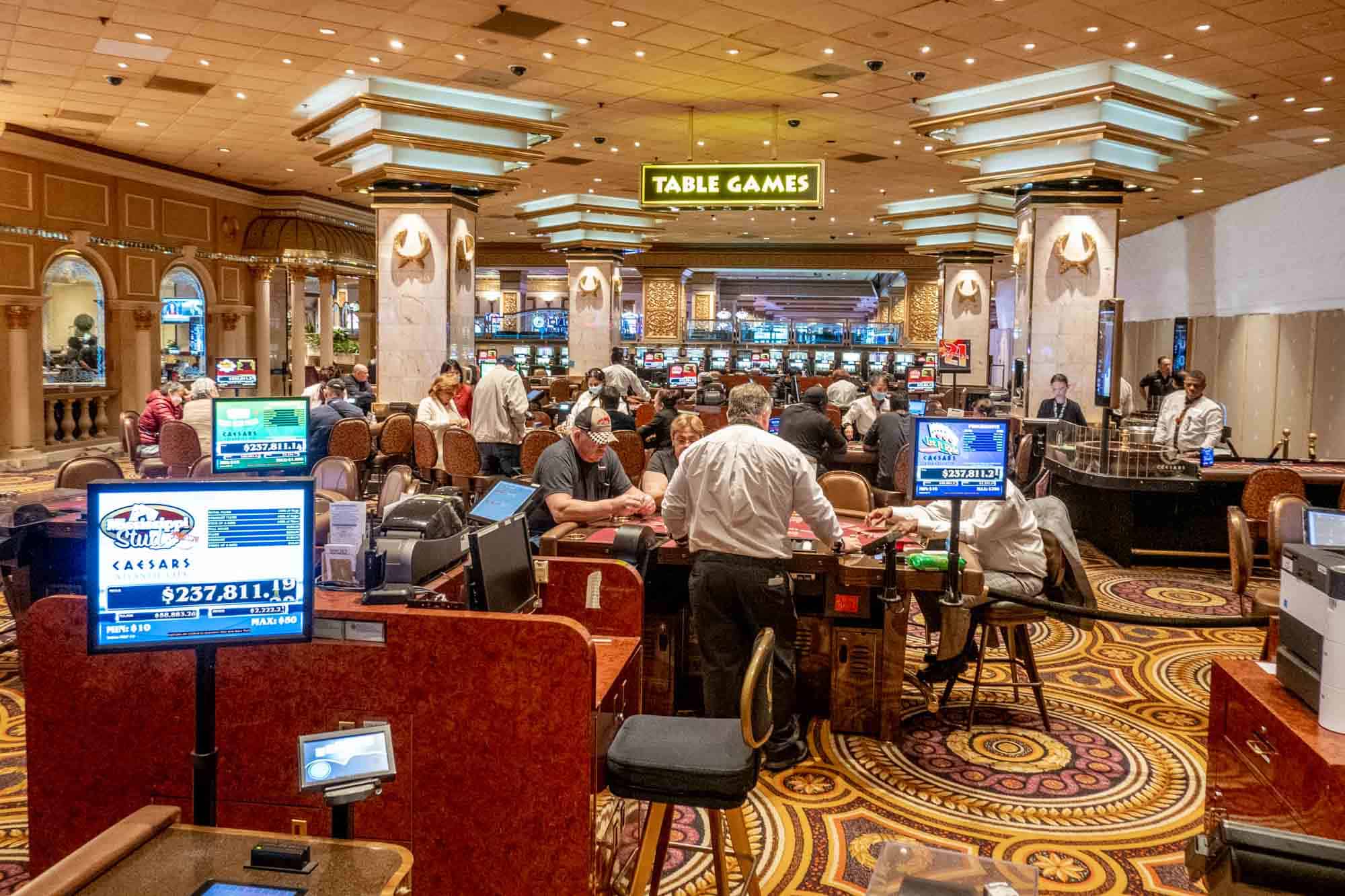 Slots’ta Zufall Algısı: Kazanma İhtimallerini Etkileyen Faktörler